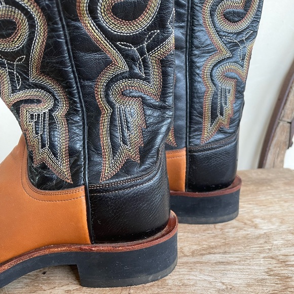 ARIAT COWBOY BOOTS Black Brown Embroidered Leather Mens Boys 5.5B NEW Retail$240 - Picture 13 of 14